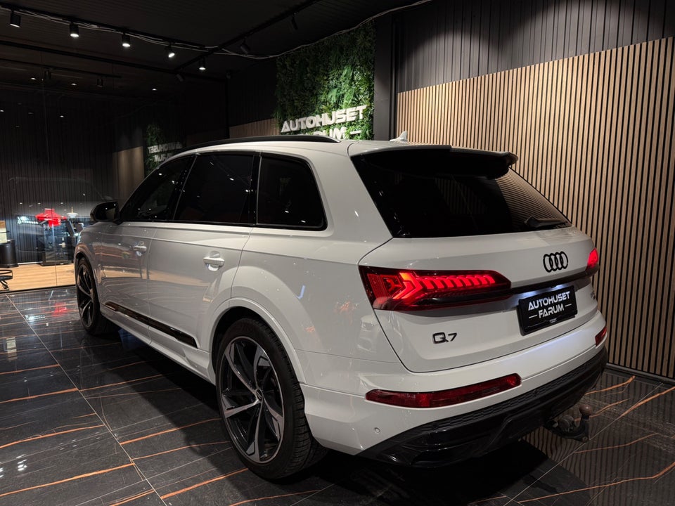 Audi Q7 50 TDi S-line quattro Tiptr. 7prs 5d