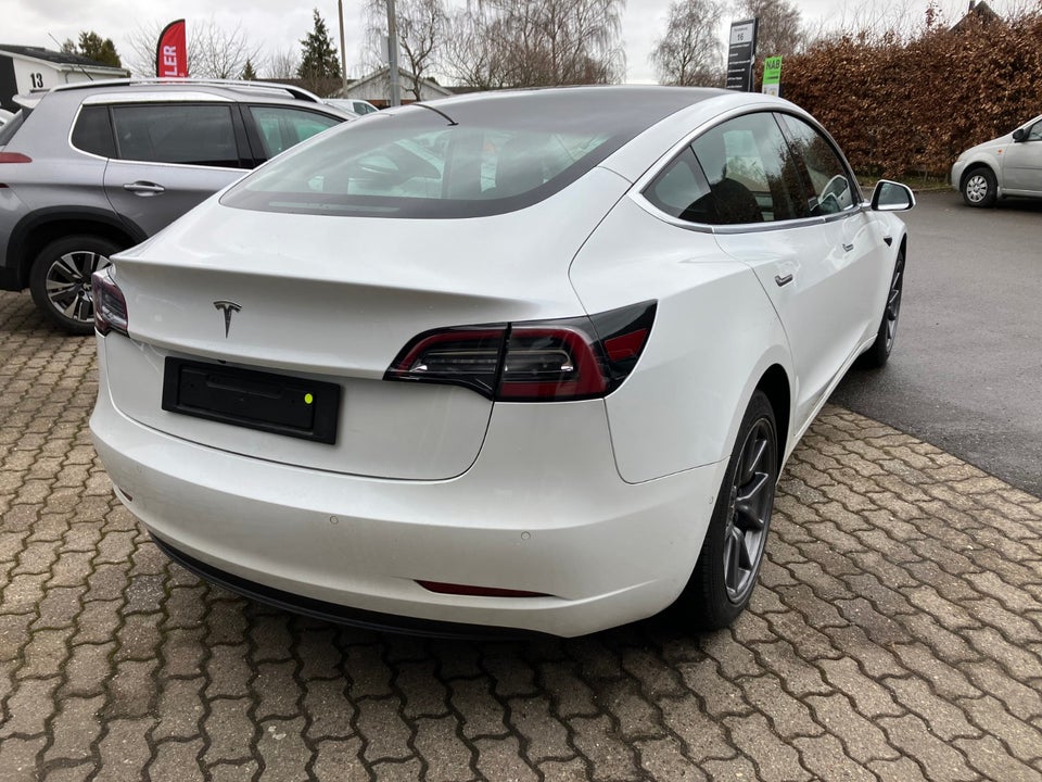 Tesla Model 3 Standard Range+ RWD 4d