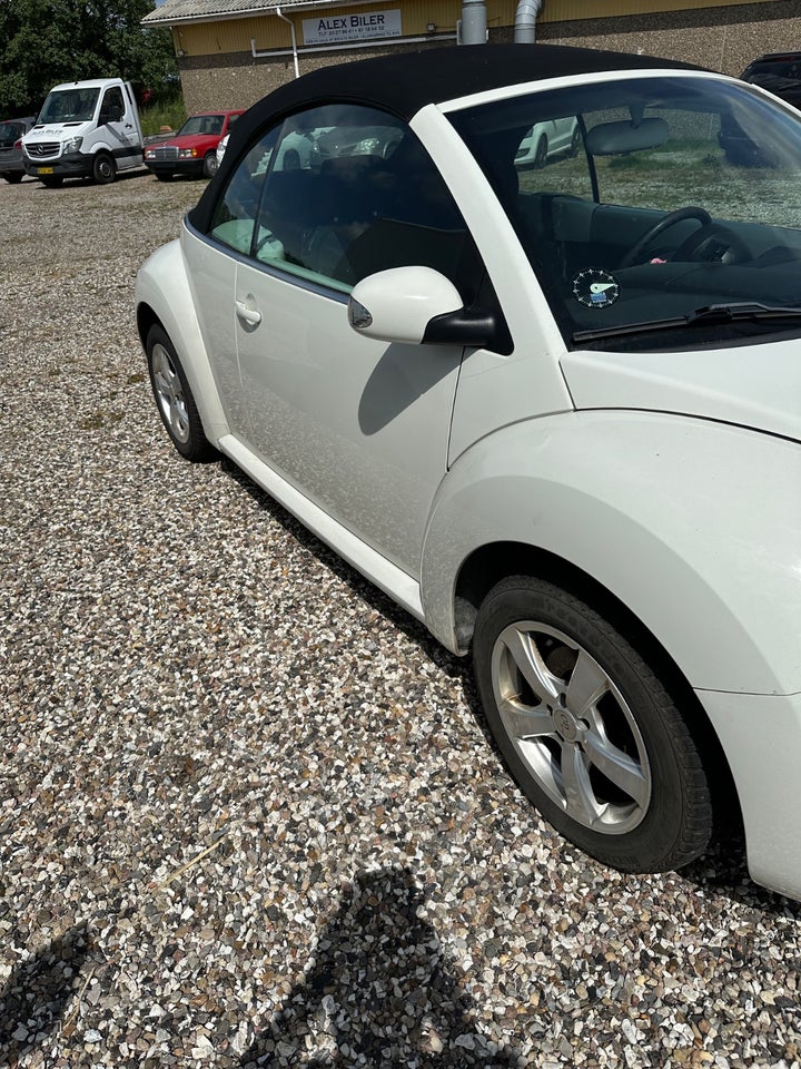 VW New Beetle 1,6 Highline Cabriolet 2d
