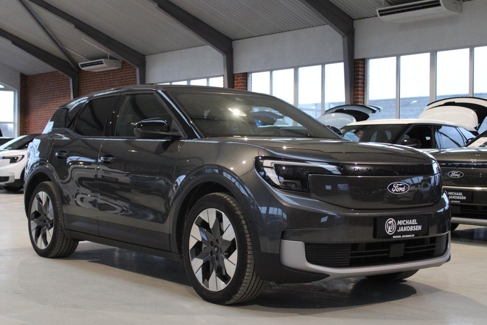 Ford Explorer 77 Premium Extended Range 5d