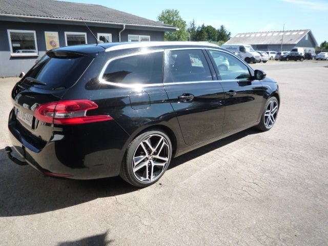 Peugeot 308 1,5 BlueHDi 130 Allure+ SW 5d
