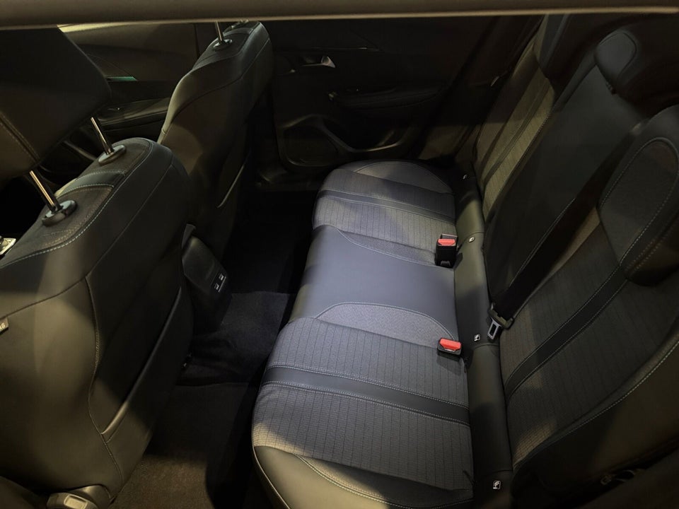 Peugeot e-2008 50 Allure Pack 5d
