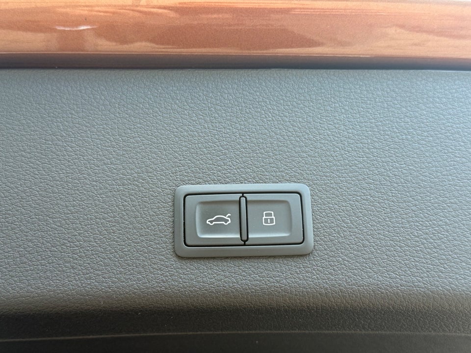 Audi e-tron S quattro 5d