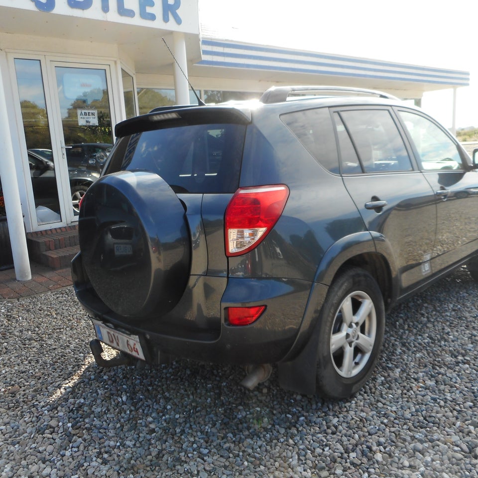 Toyota RAV4 2,2 D-CAT 177 4x4 Van 5d