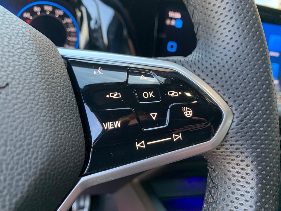 VW Golf VIII 1,4 GTE DSG 5d