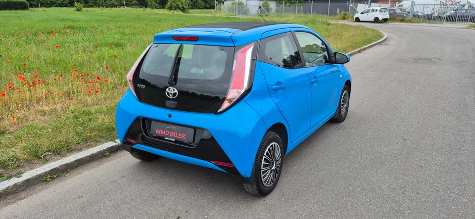 Toyota Aygo 1,0 VVT-i x-wave Sky 5d