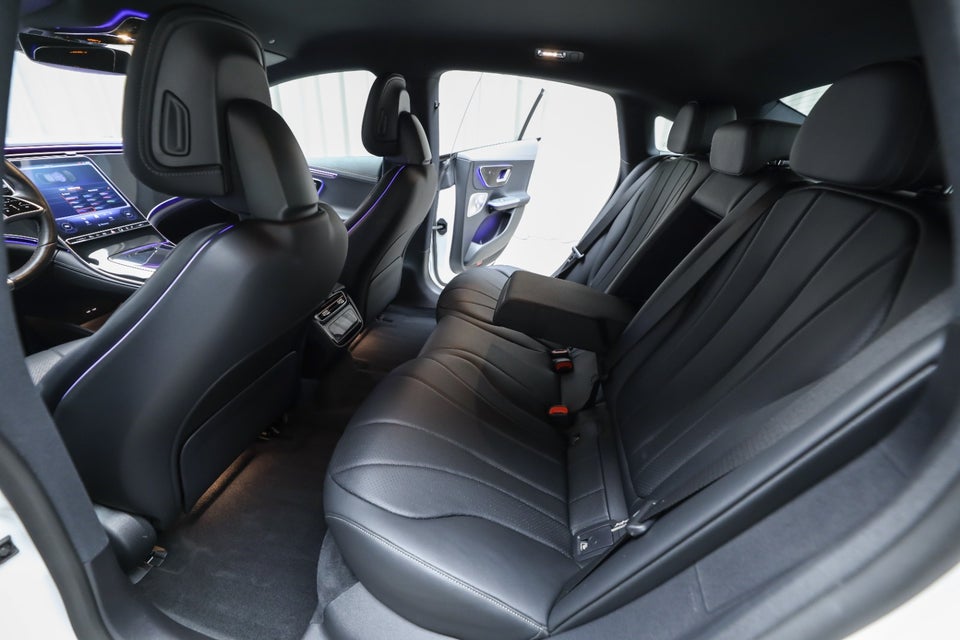 Mercedes EQE350 Electric Art 4d