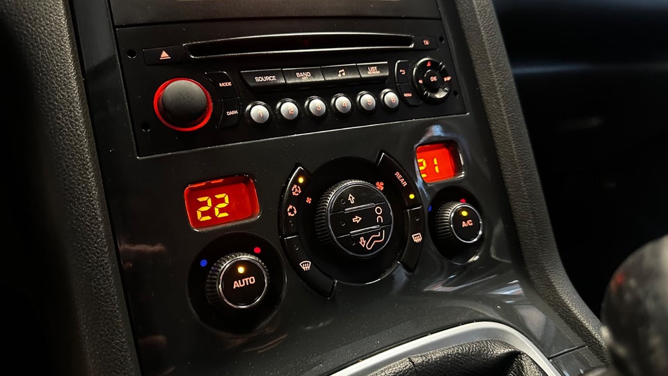 Peugeot 5008 1,6 BlueHDi 120 Style 7prs 5d