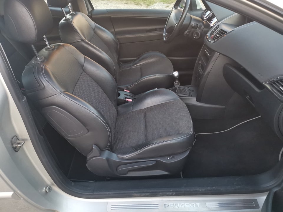 Peugeot 207 1,6 GT 3d