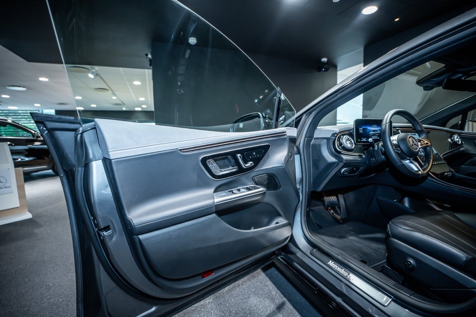 Mercedes EQE300 AMG Line 4d