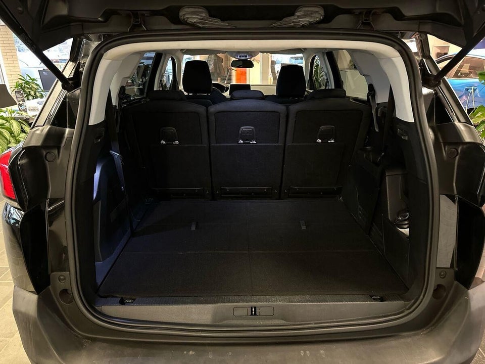 Peugeot 5008 1,5 BlueHDi 130 Strike 7prs 5d