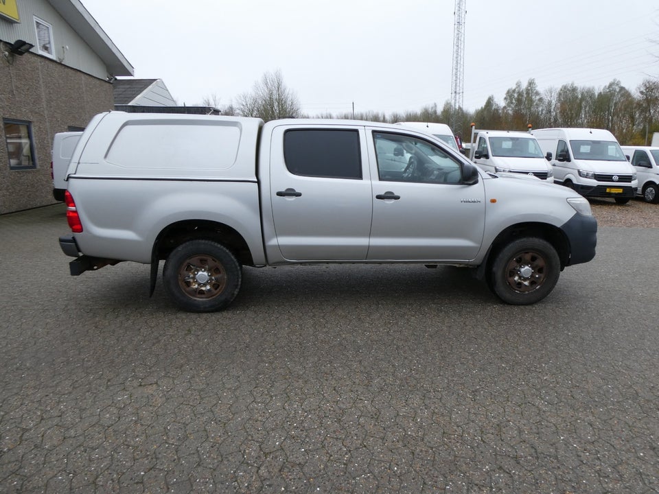 Toyota HiLux 2,5 D-4D 144 Db.Kab 4x4 T2 4d