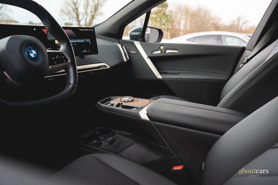 BMW iX xDrive40 Sport 5d