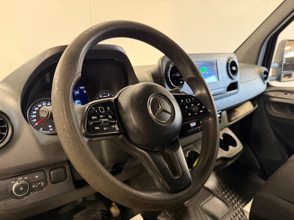 Mercedes Sprinter 319 3,0 CDi A3 Chassis aut. RWD 2d