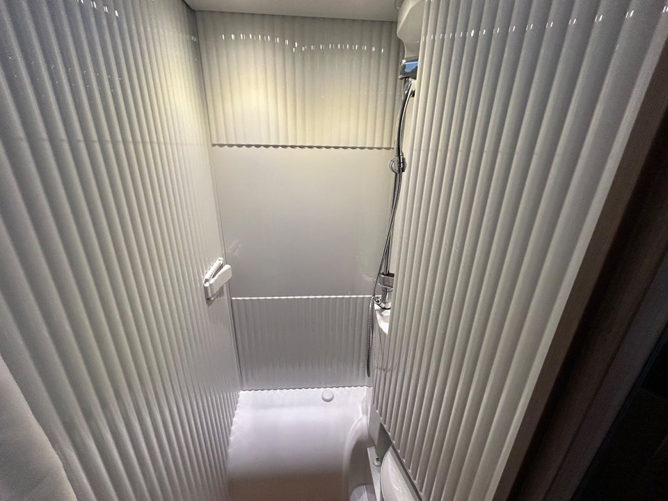 Carado V337 PRO+ 2,2 JTD 140 aut. 3d