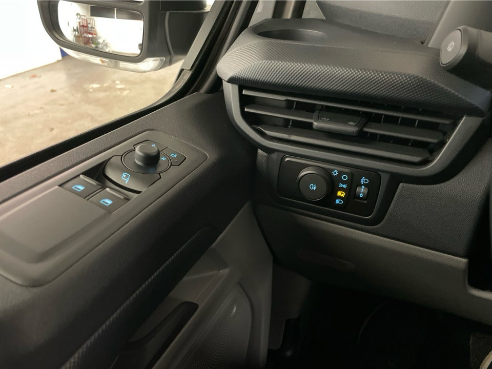Ford E-Transit Custom 320L 64 Trend