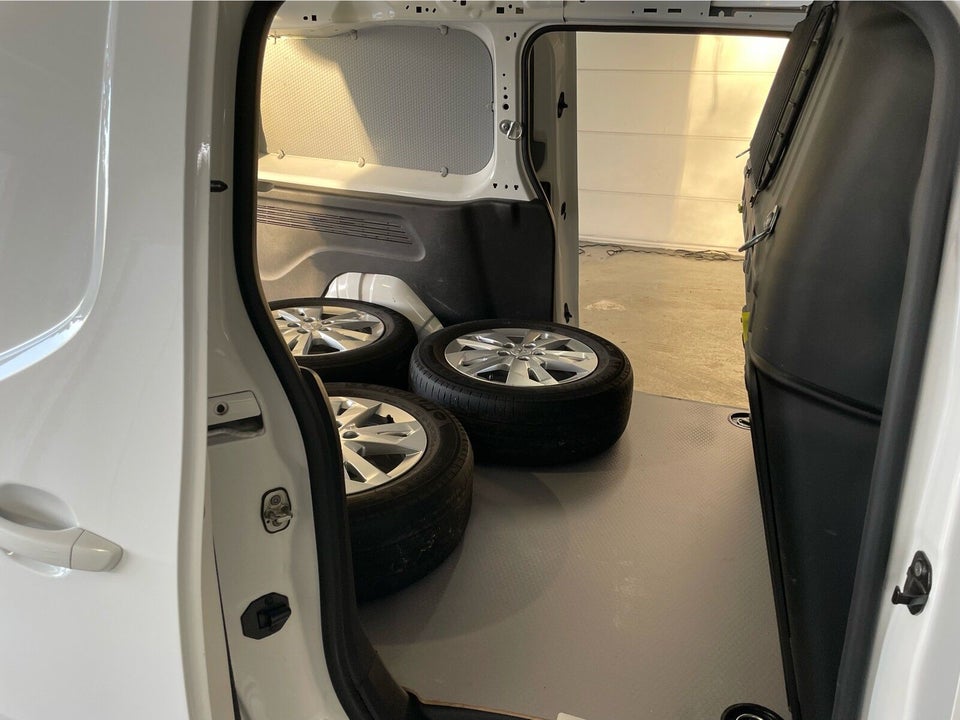 Peugeot Partner 1,5 BlueHDi 130 L2V2 Ultimate EAT8 Van