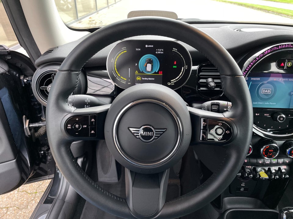 MINI Cooper SE Classic Trim 3d