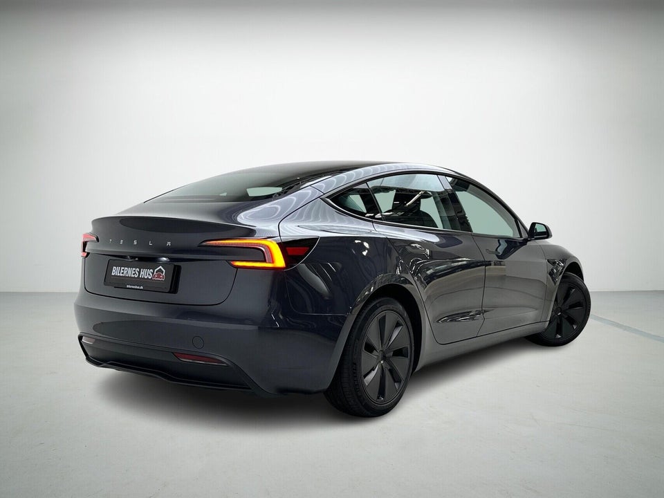 Tesla Model 3 RWD 4d