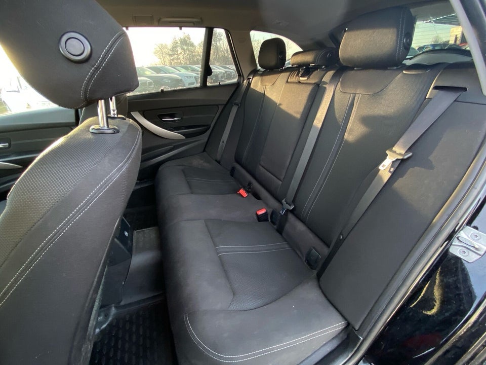 BMW 320d 2,0 Touring aut. 5d