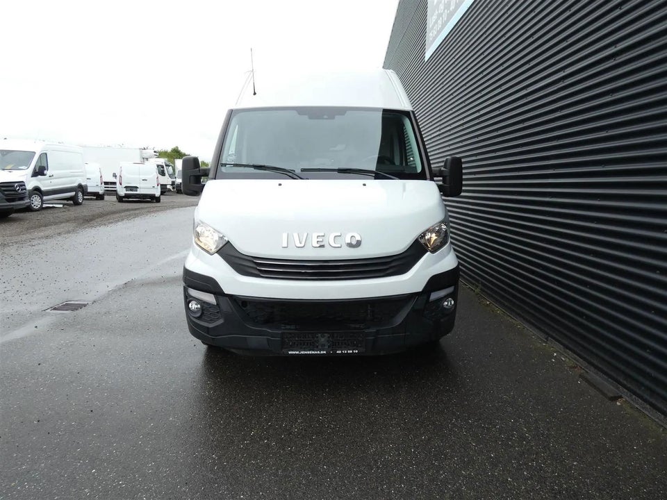 Iveco Daily 2,3 35S16 16m³ Van AG8