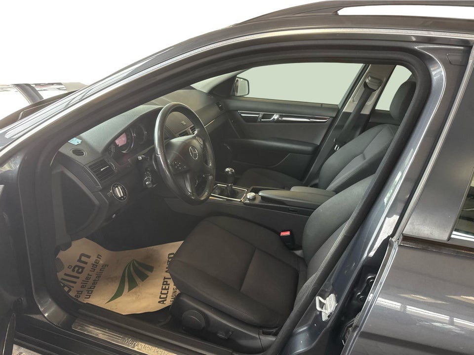 Mercedes C200 2,2 CDi Avantgarde stc. BE 5d
