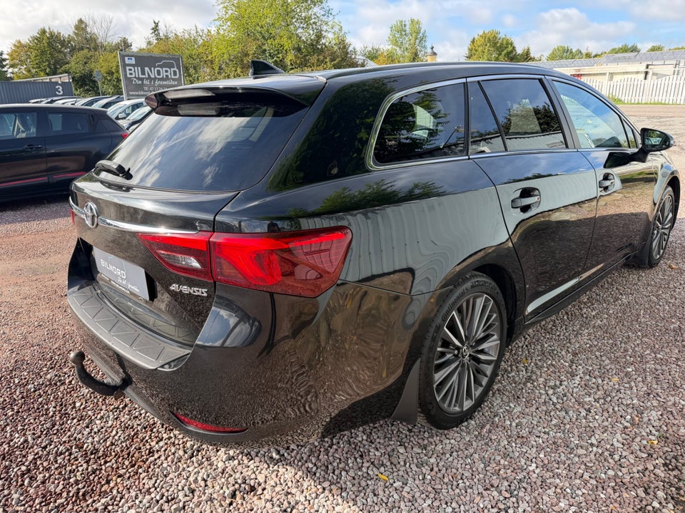 Toyota Avensis 1,8 VVT-i T2 Limited Touring Sports 5d