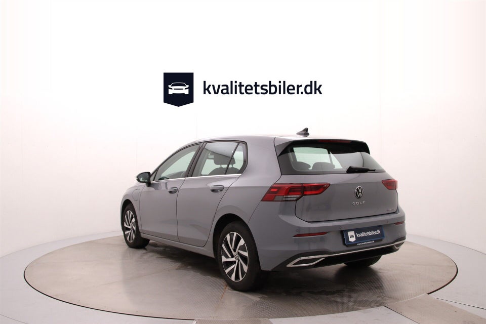 VW Golf VIII 1,4 eHybrid DSG 5d