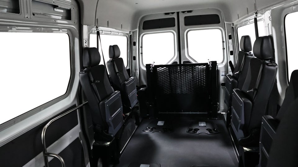 VW Crafter 35 2,0 TDi 140 Kombi aut.