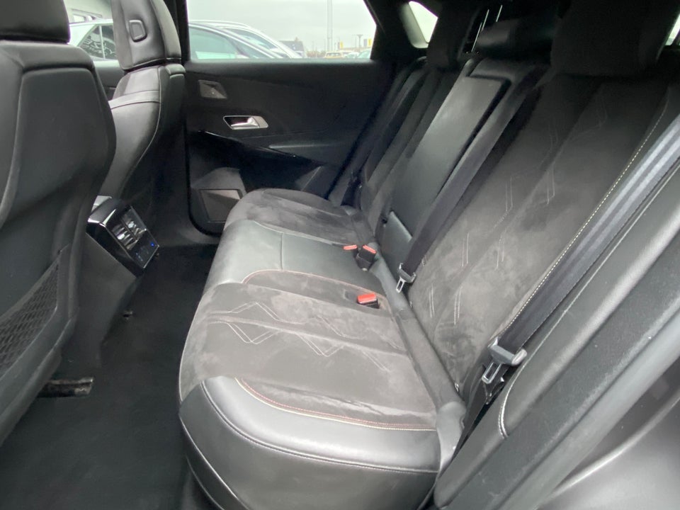 DS DS 7 CrossBack 1,6 E-Tense Exclusive EAT8 AWD 5d