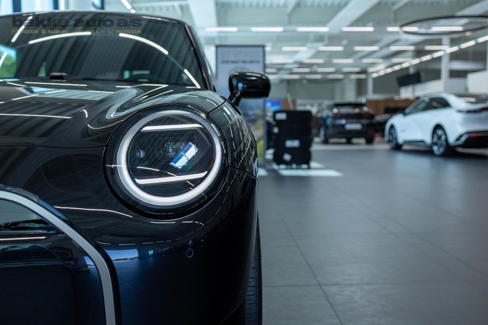 MINI Cooper SE Favoured Trim XL 3d