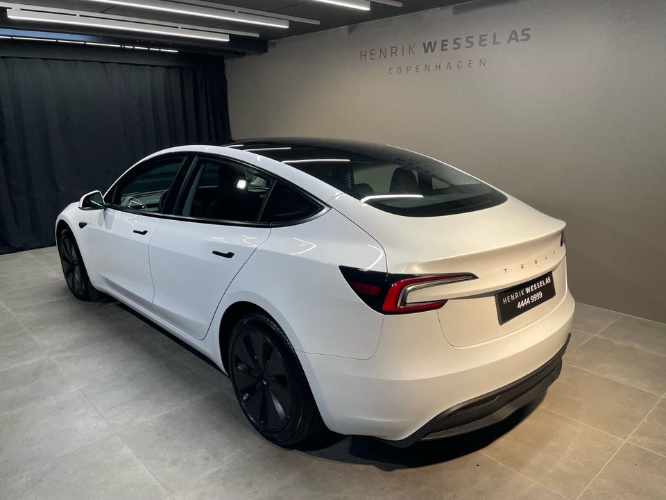 Tesla Model 3 RWD 4d