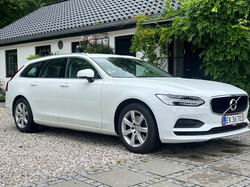 Volvo V90 2,0 T5 254 Momentum aut. 5d