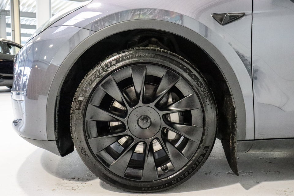 Tesla Model Y Long Range AWD 5d