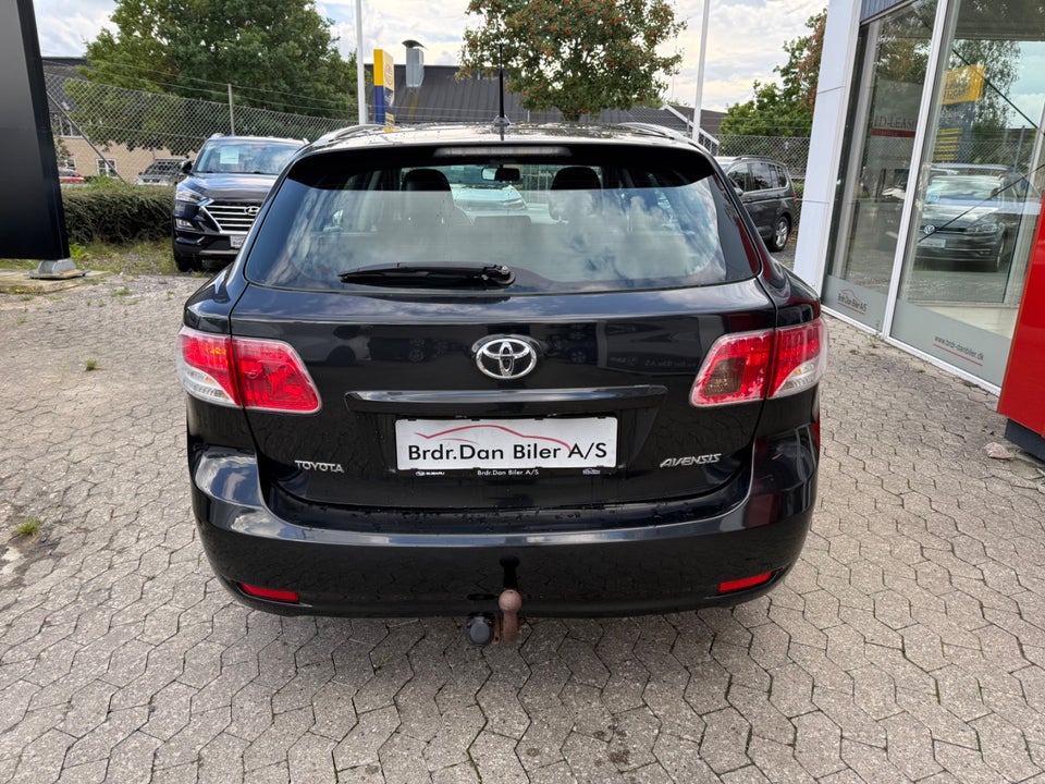Toyota Avensis 1,8 VVT-i T2 stc. 5d