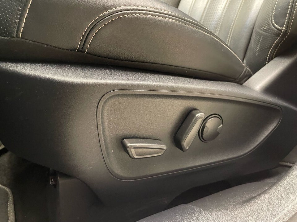 Ford Kuga 2,5 PHEV Vignale CVT 5d