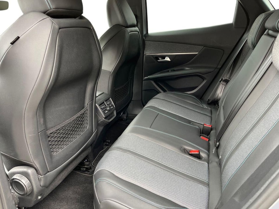Peugeot 3008 1,6 Hybrid Allure EAT8 5d