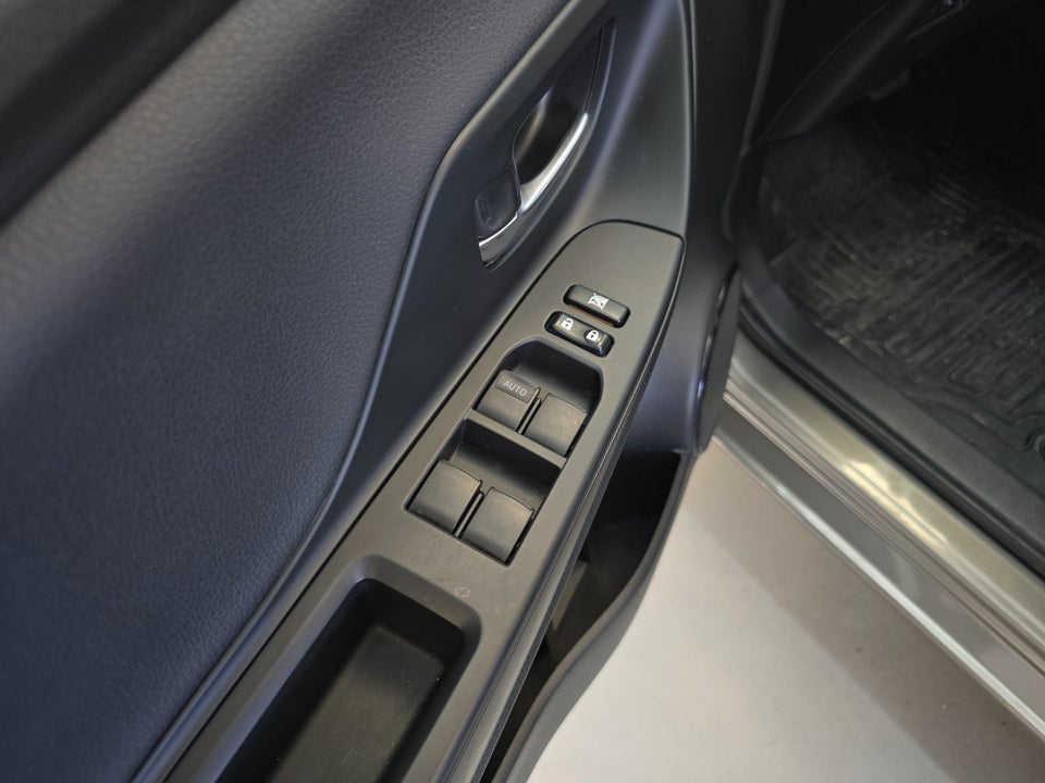 Toyota Yaris 1,5 Hybrid H3 Limited Smart e-CVT 5d