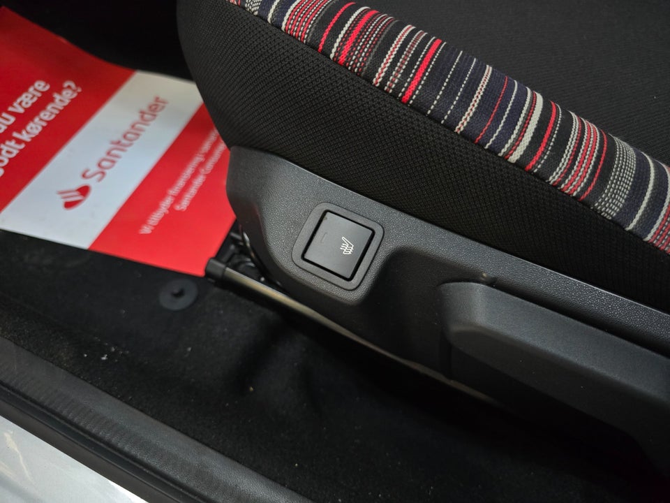 Citroën C1 1,0 VTi Attaque 5d