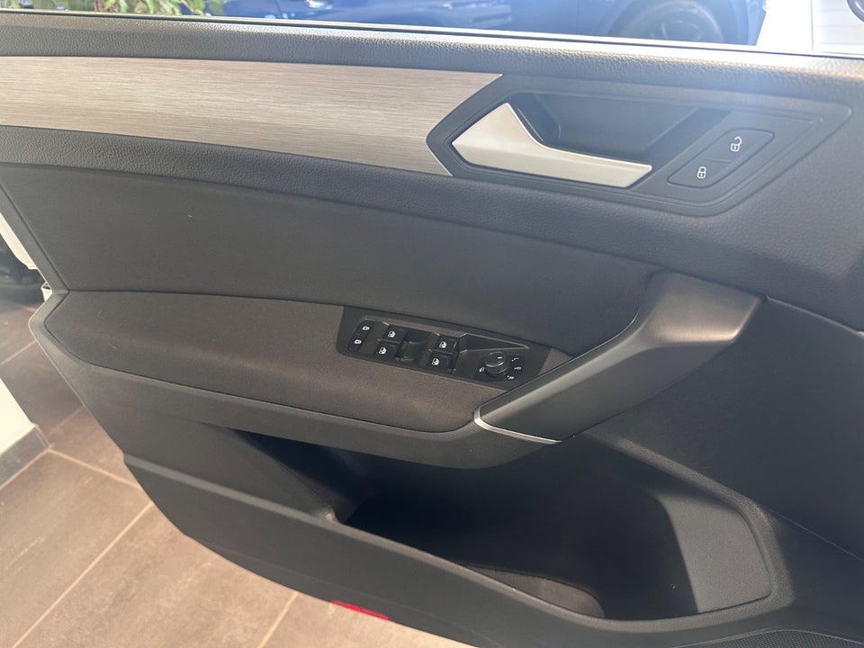 VW Touran 2,0 TDi 115 Comfortline Family DSG Van 5d