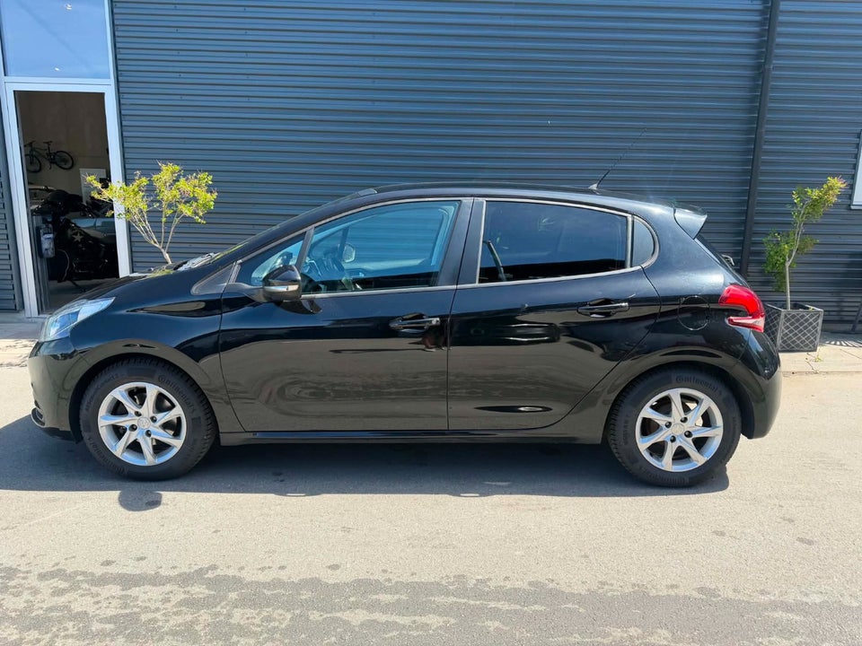 Peugeot 208 1,2 VTi 82 Intense 5d