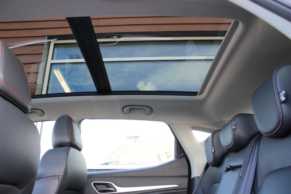 MG ZS 70 Luxury 5d