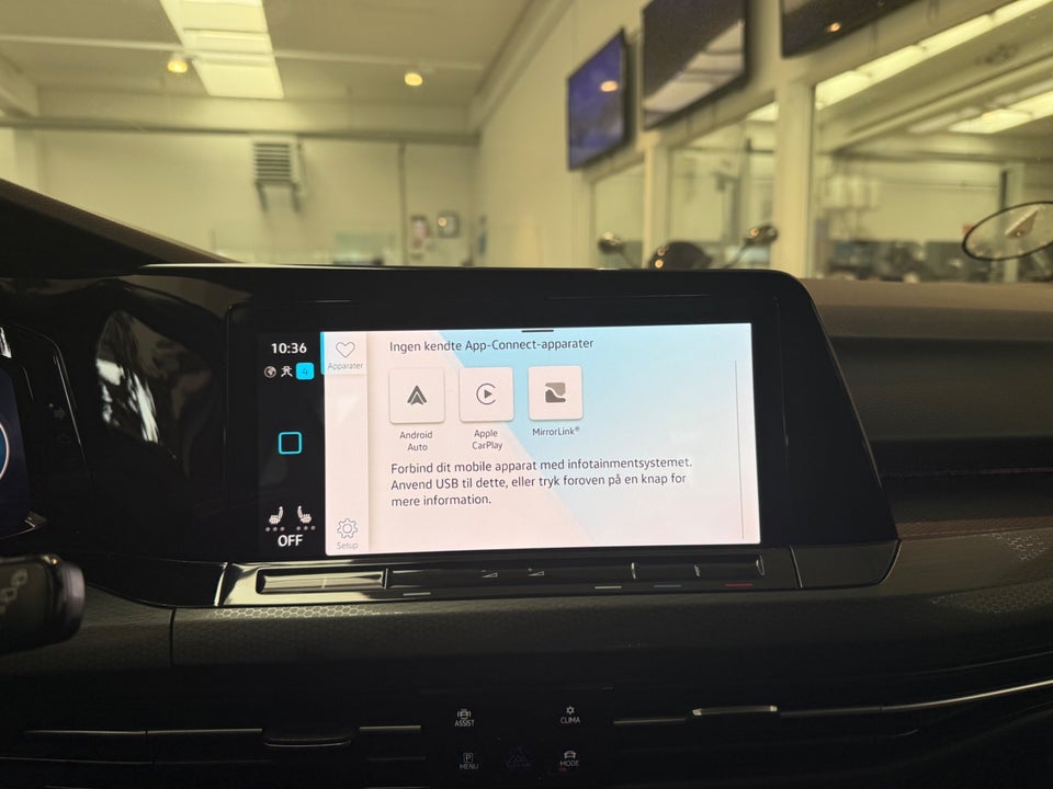 VW Golf VIII 1,4 GTE DSG 5d