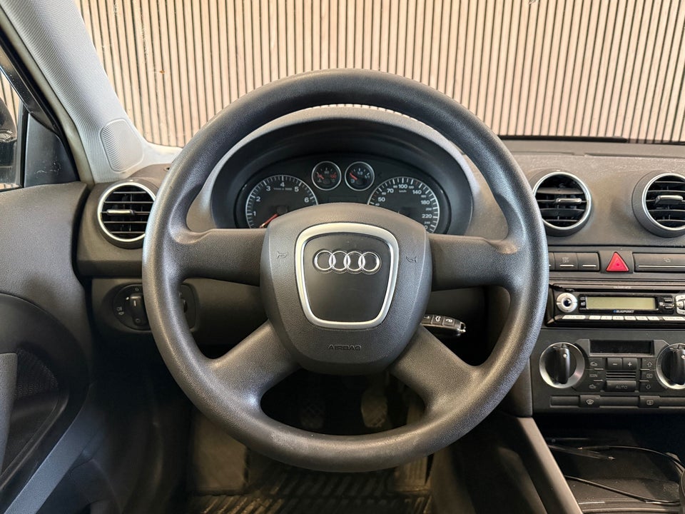 Audi A3 1,6 Ambiente 3d