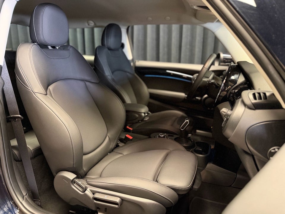 MINI Cooper SE Classic Trim 3d