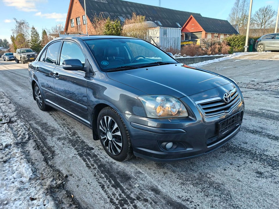 Toyota Avensis 2,0 VVT-i Executive 4d