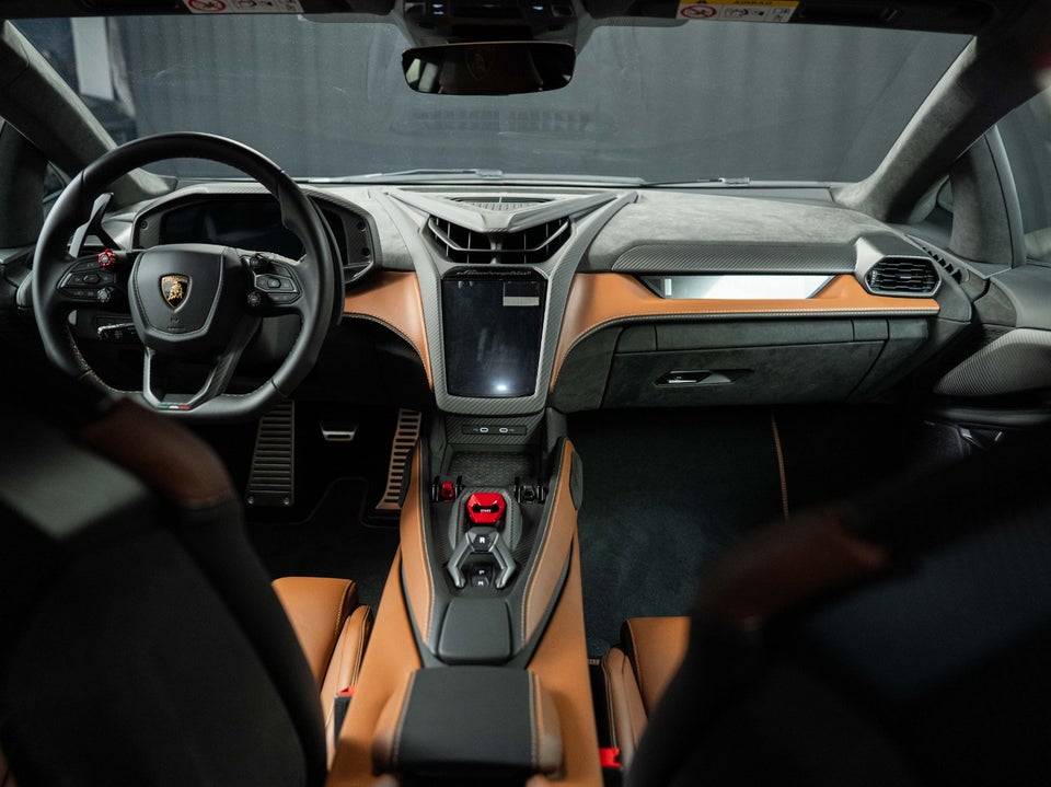 Lamborghini Revuelto 6,5  2d