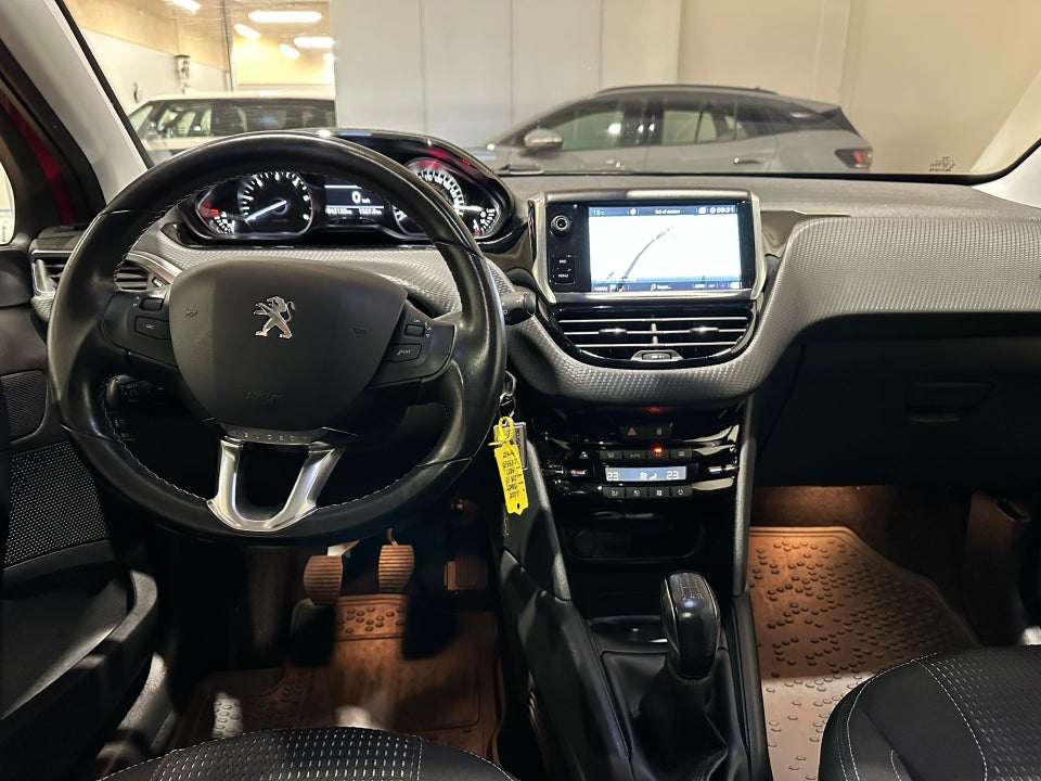 Peugeot 208 1,5 BlueHDi 100 Infinity Sky 5d