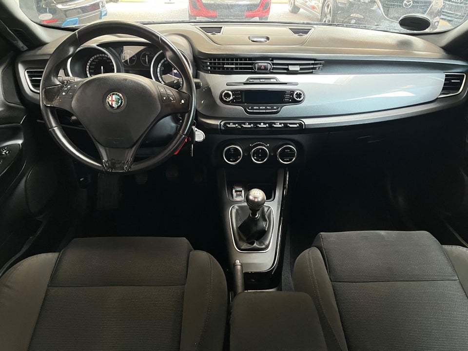 Alfa Romeo Giulietta 1,4 Turbo 120 Distinctive 5d