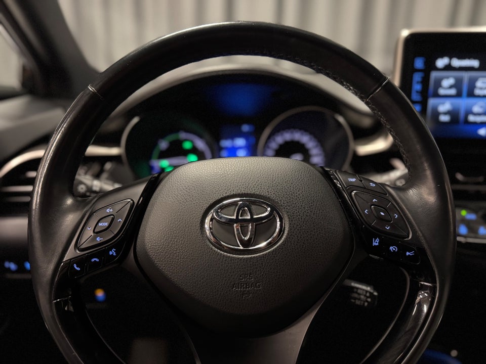 Toyota C-HR 1,8 Hybrid C-LUB Business CVT 5d